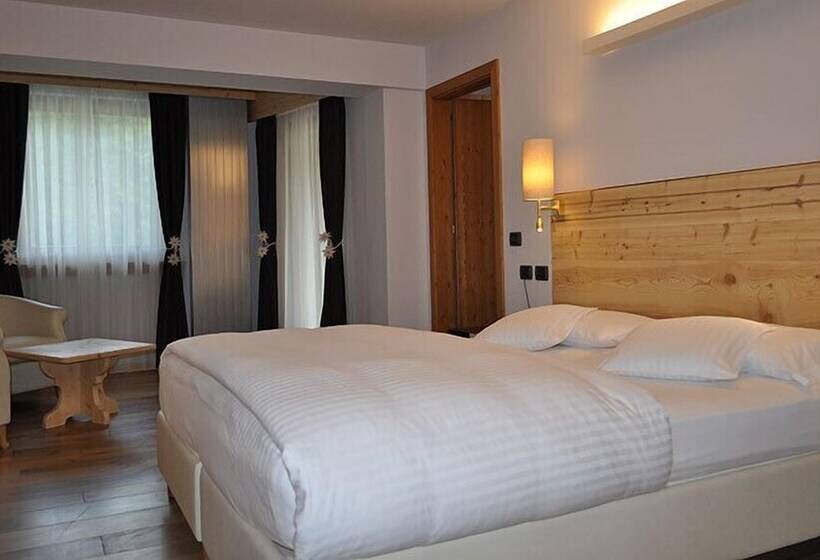 هتل Chalet Laura Lodge