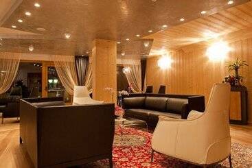 هتل Chalet Laura Lodge