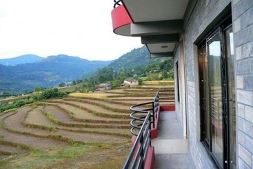هتل Dhampus Resort