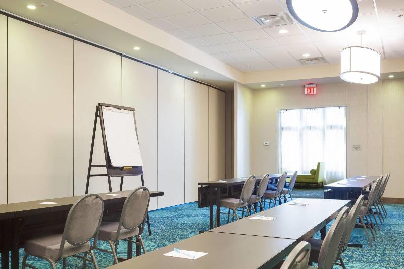 هتل Fairfield Inn & Suites By Marriott Savannah Downtown Historic District
