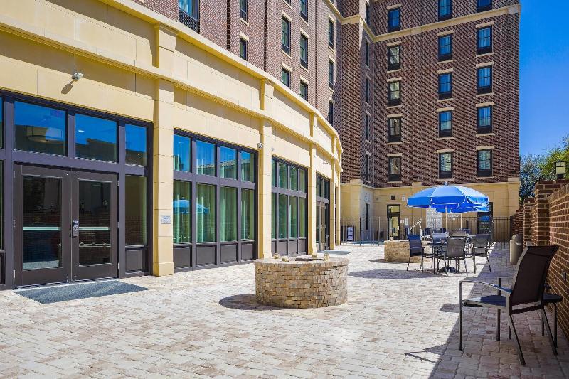 هتل Fairfield Inn & Suites By Marriott Savannah Downtown Historic District
