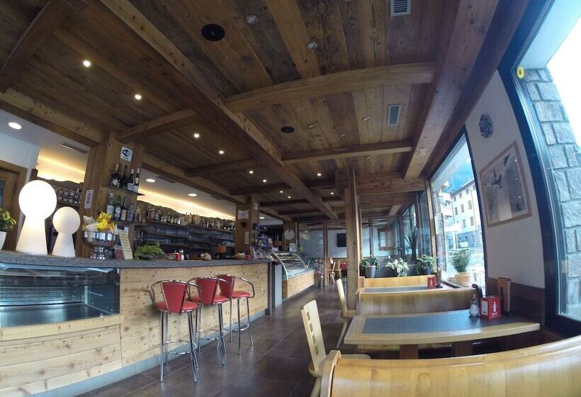 هتل Garni Arnica S