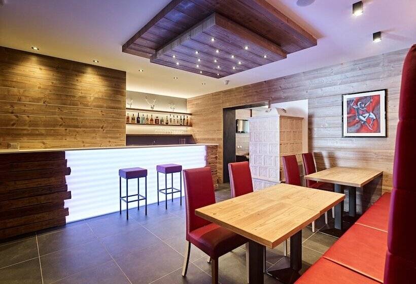 هتل Garni Arnica S