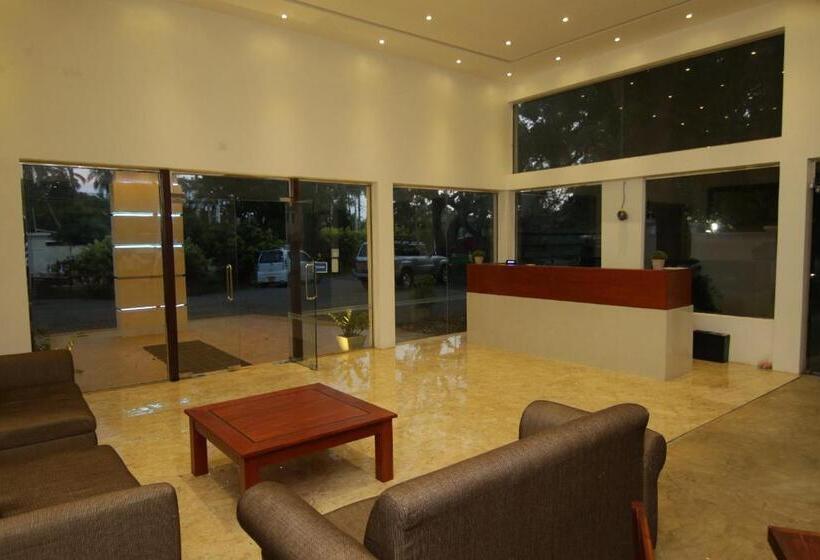 هتل Jade Green Hambantota