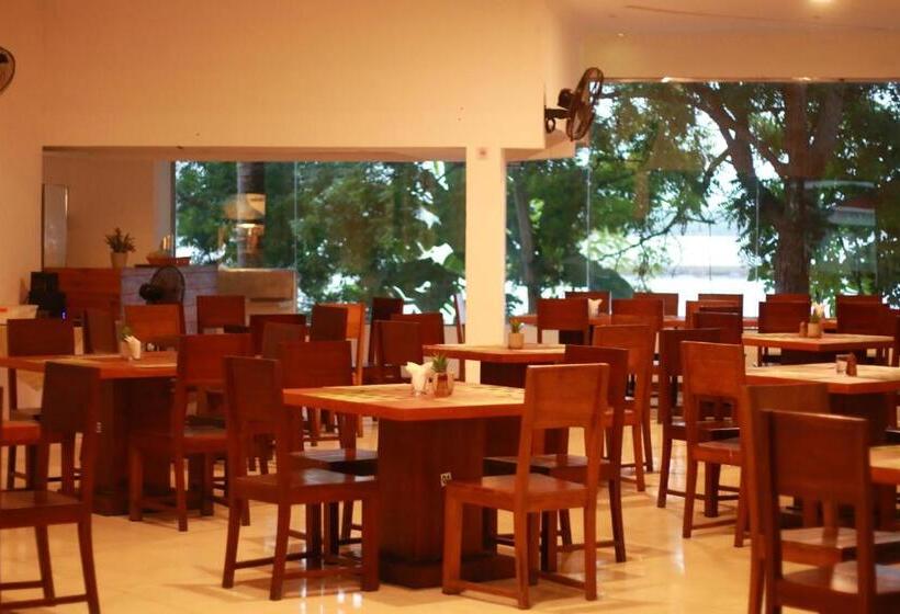 هتل Jade Green Hambantota