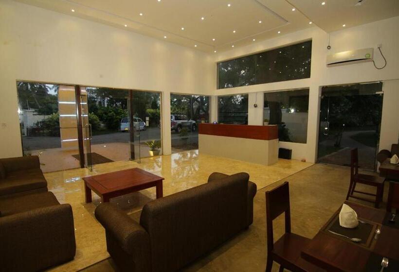 هتل Jade Green Hambantota