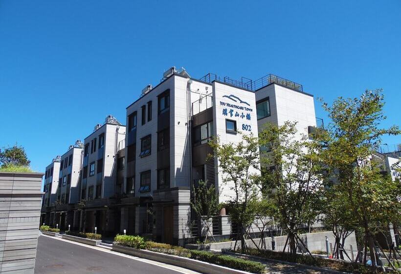 هتل Healthcare Town Resort