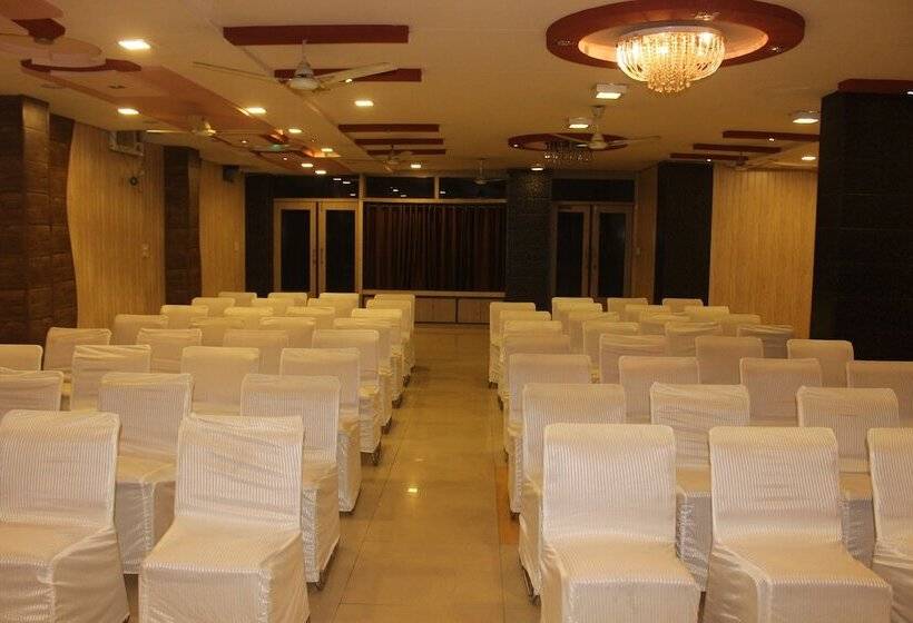 هتل Muskan Palace