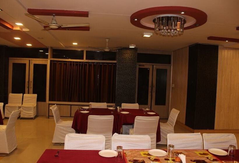هتل Muskan Palace