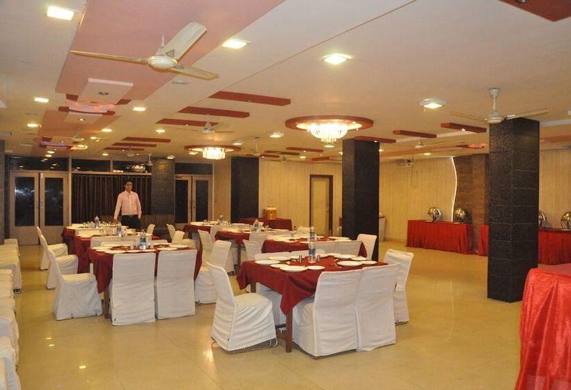 هتل Muskan Palace