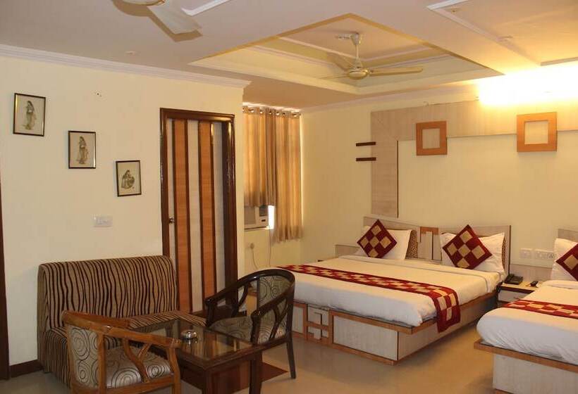 هتل Muskan Palace