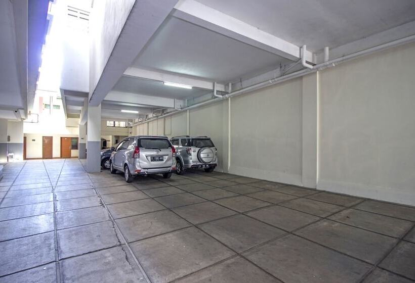 Fotos del hotel Reddoorz Plus @ Wastu Kencana:  3