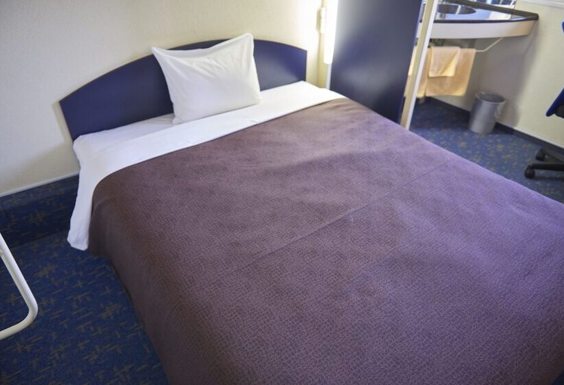 هتل Select Inn Isesaki