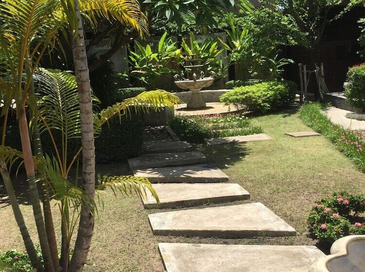 فندق Srisomthai