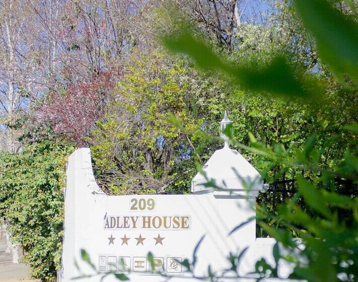 پانسیون Adley House