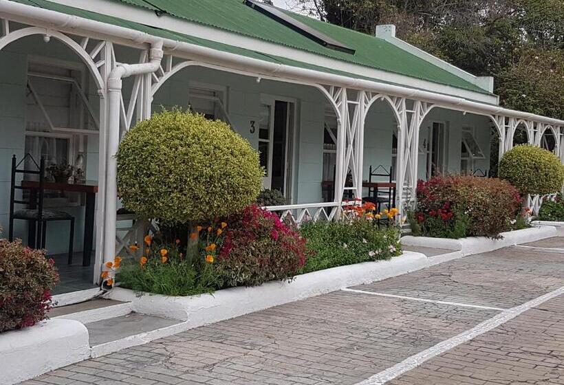 پانسیون Adley House