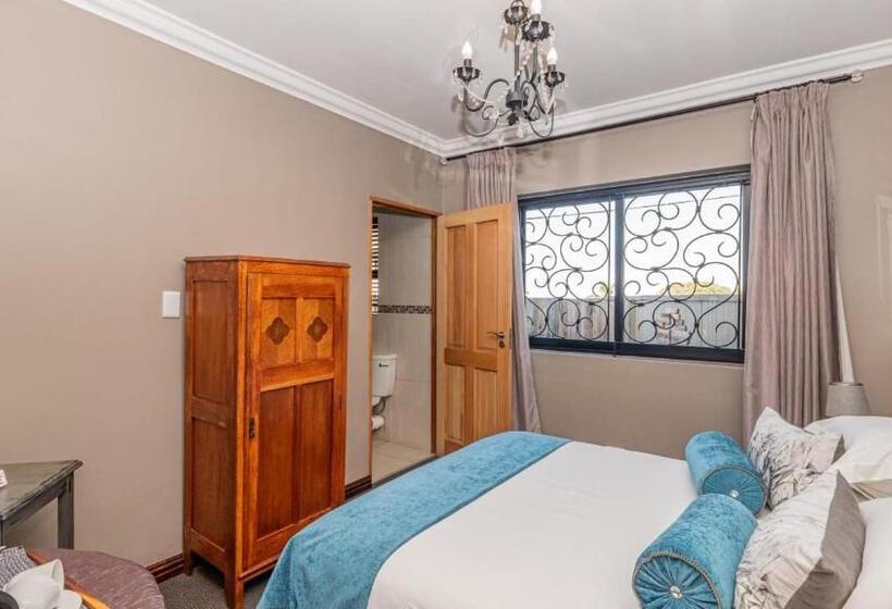 פנסיון Stone Olive