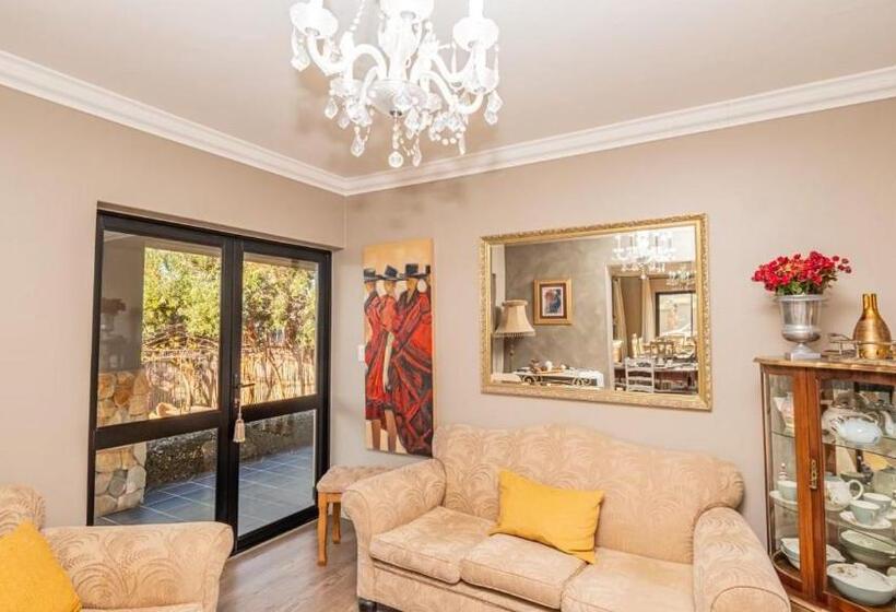 פנסיון Stone Olive