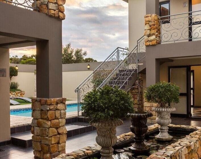 פנסיון Stone Olive