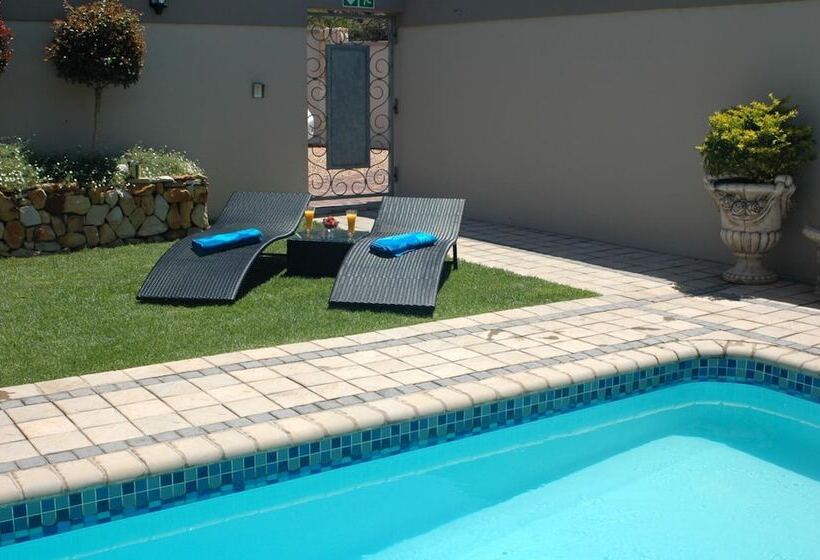 פנסיון Stone Olive