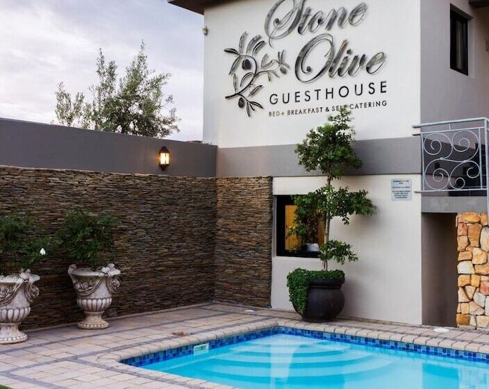 פנסיון Stone Olive
