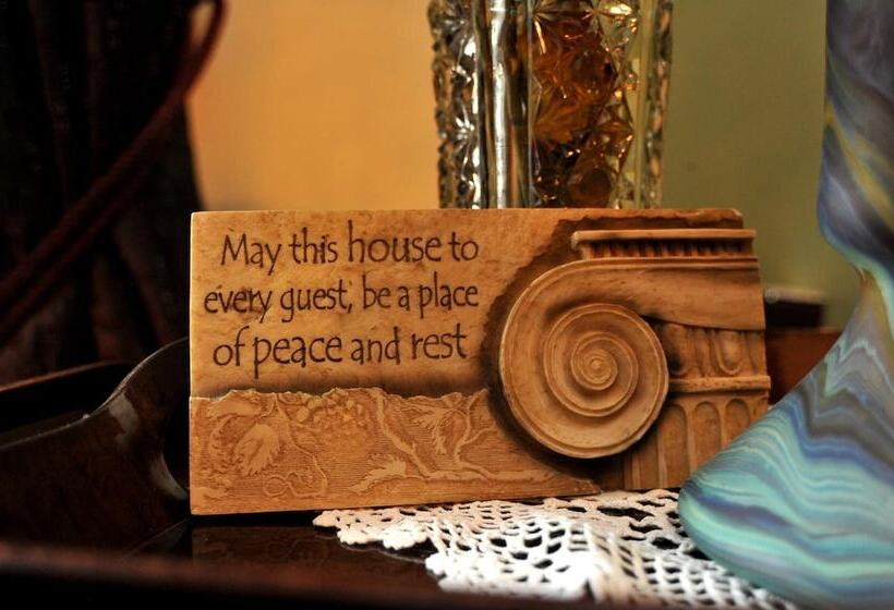 بنسيون Sunset Manor Guest House
