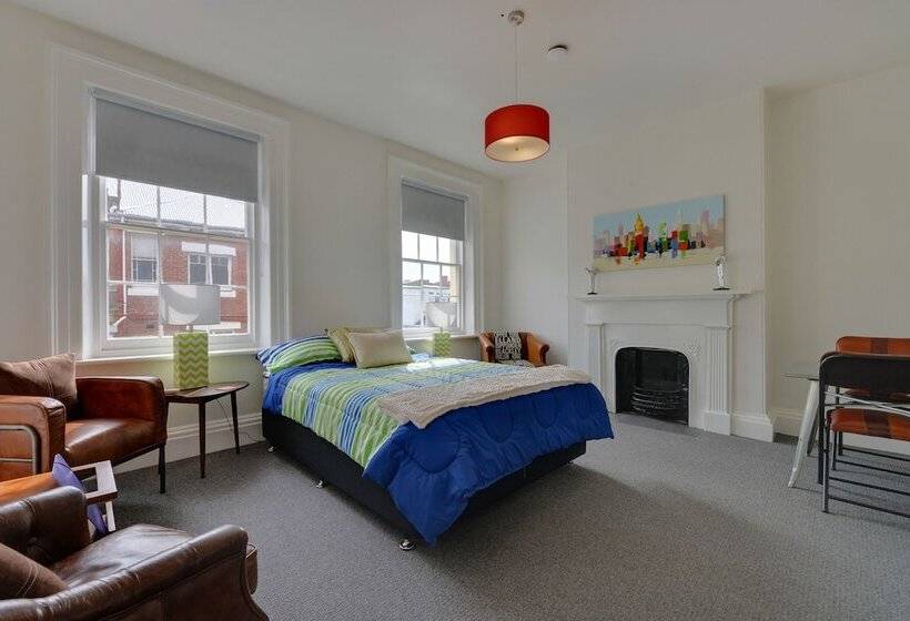 Portsea Place