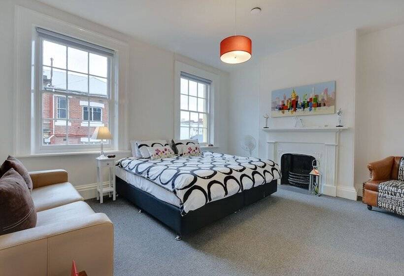 Portsea Place