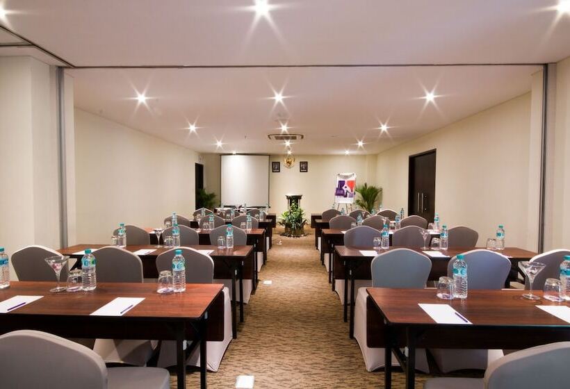 استراحتگاه Fox Hotel Jimbaran Beach
