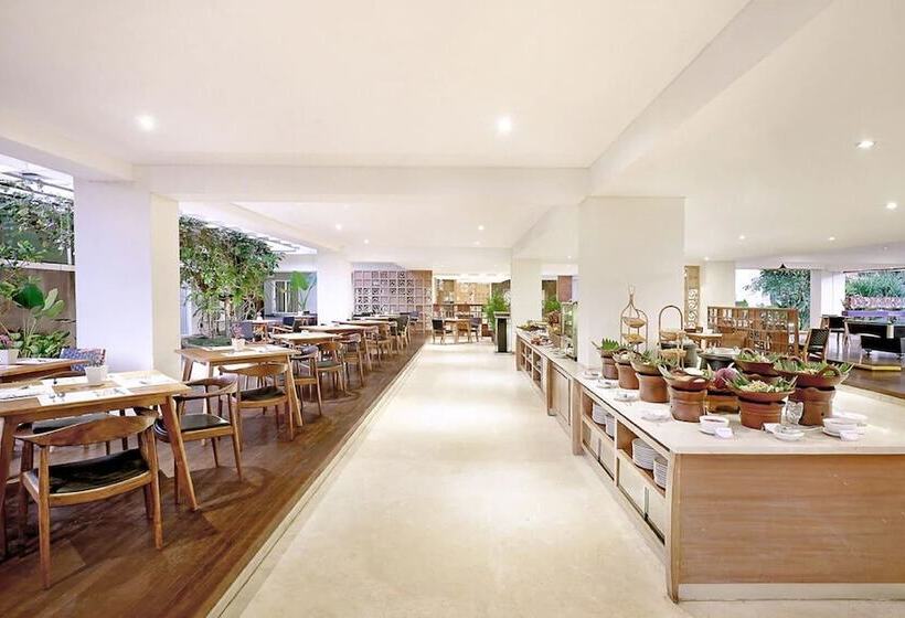 استراحتگاه Fox Hotel Jimbaran Beach