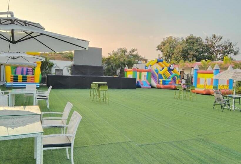 Focus Club And Resort