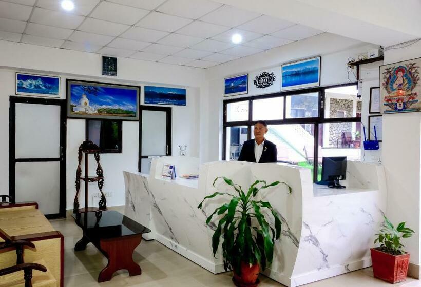 هاستل Happy Days Inn