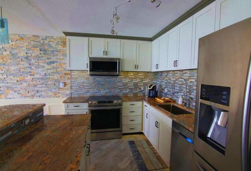 Luxurious, Upscale Condo With Spectacular Gulf View