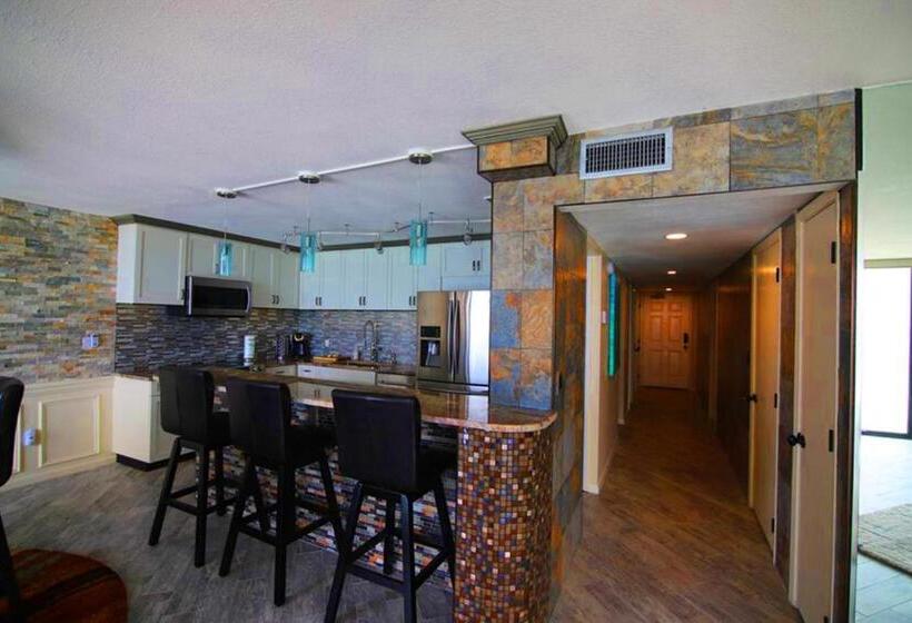 Luxurious, Upscale Condo With Spectacular Gulf View