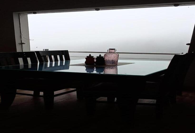 ホテル La Riqueza   Mussoorie   Dhanaulti Road   35 To 45 Mins Drive From Mussoorie