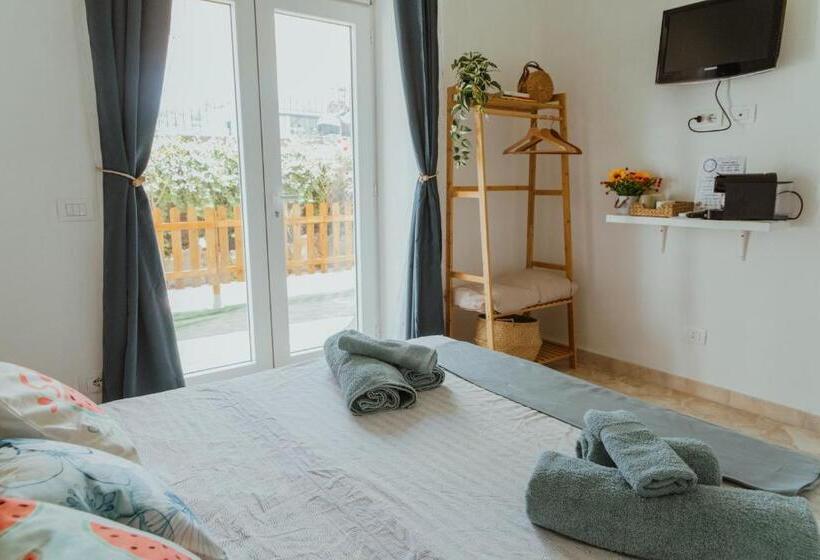 پانسیون Lemon Tree Rooms