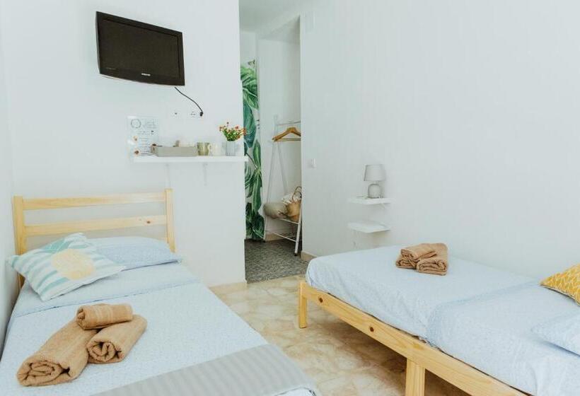 پانسیون Lemon Tree Rooms