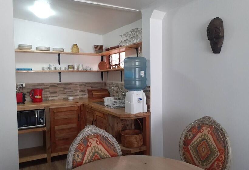 پانسیون Room In Lodge Iii Valparaluz House 4 People, Private Bathroom