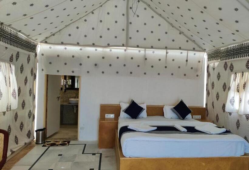 هتل The Oberoi Luxurious Camp