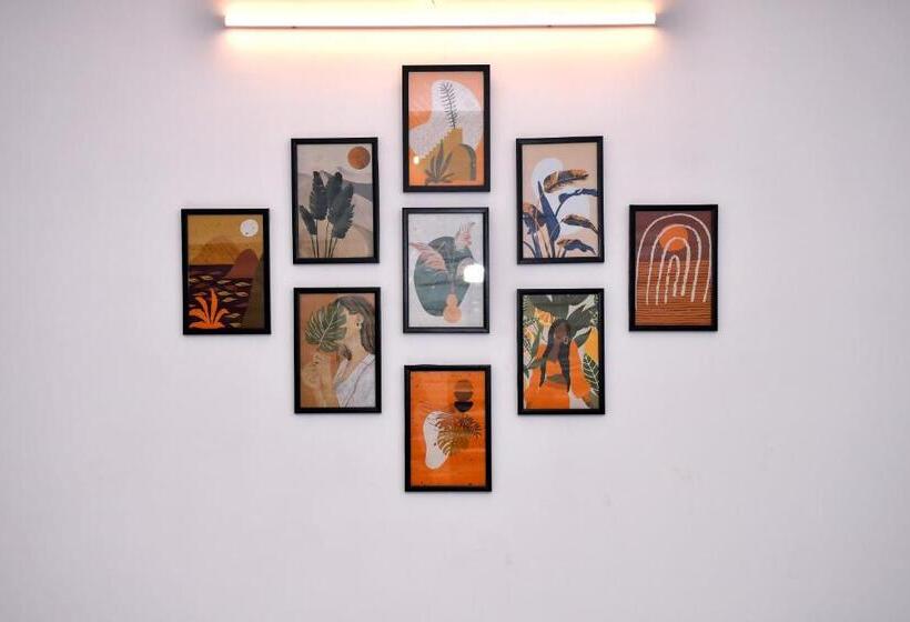 בית מלון כפרי Sizzling Inn Pondy