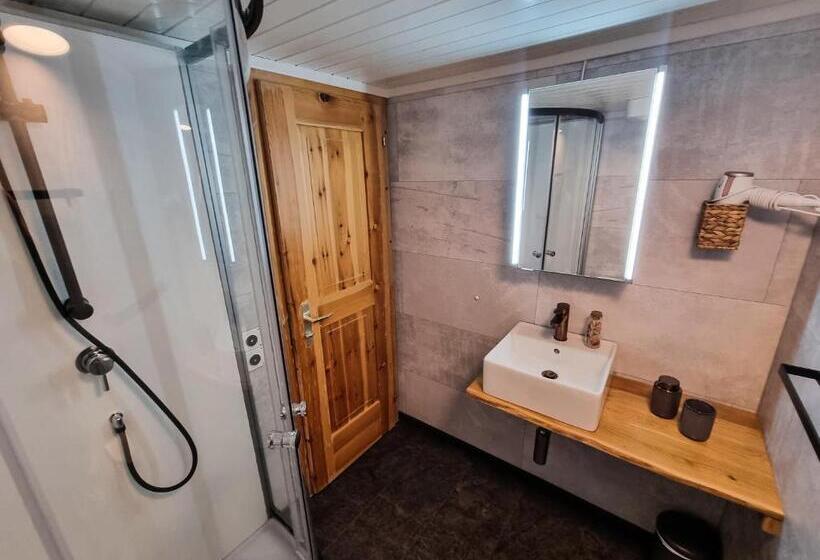 Luny`s Bed And Breakfast Ruschein