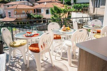 پانسیون Guest House Mirah