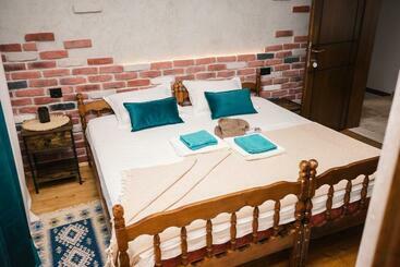 پانسیون Guest House Mirah