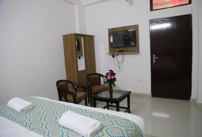 Yog Tapovan   Hotel & Restaurant 1 Km From Ram Jhula