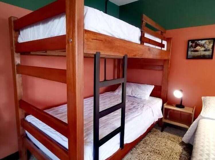 تختخواب و صبحانه La Bonita Guesthouse