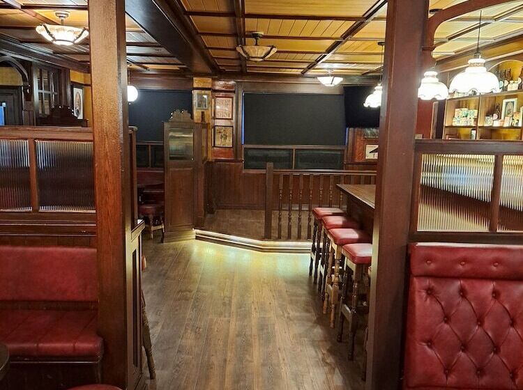 酒店 The Coachmans Inn