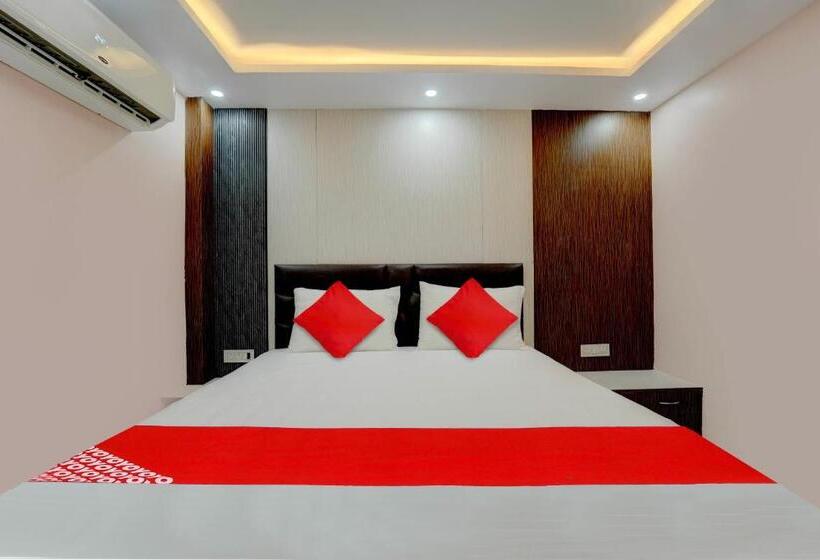 Oyo Flagship N S Hotel Banquet & Cafe
