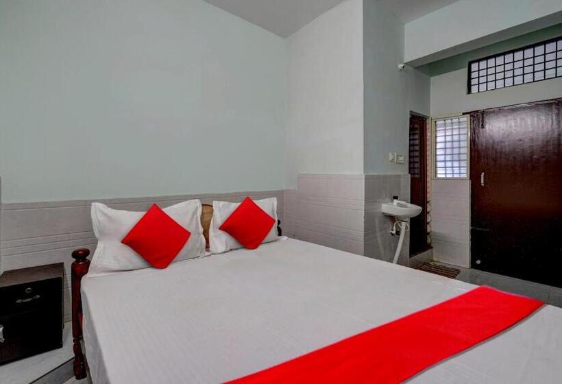 ホテル Oyo Flagship Sri Sai Lodge