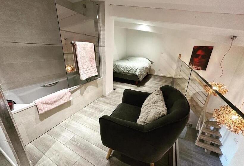 تختخواب و صبحانه Auberge Closdespins
