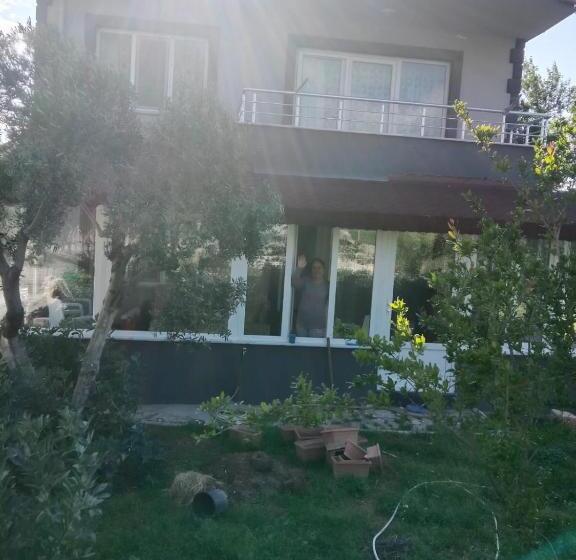 çetin Apart